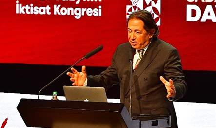 İkinci Yüzyılın İktisat Kongresi kapsamında konuşan stratejik iletişim danışmanı Salim