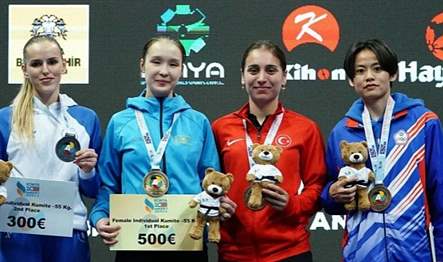 Kocaeli Büyükşehir Belediye Kağıtspor’un milli sporcusu Gülsen, Karate Seri A’da