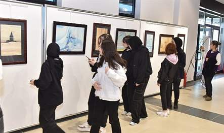 Kartepeli öğrenciler Kartepe Sanat Evi’nde sergilenen Ebruzen Hikmet Barutçugil’in eserlerinin