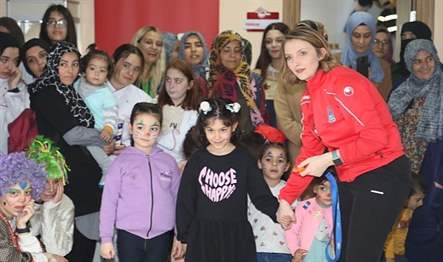 Kocaeli Büyükşehir Belediyesi, deprem bölgelerinden gelerek KYK yurtlarında konaklayan çocuklar