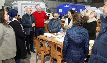 Konak Belediyesi’nin Kahramanmaraş’ta Dulkadiroğlu İlkokulu’nun bahçesini yaşam alanına çevirerek kurduğu