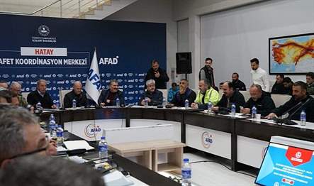 Selçuklu Belediye Başkanı Ahmet Pekyatırmacı, Hatay’da sürdürülen "Konya Konteyner Kent"te