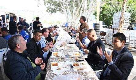 Kemer Belediye Başkanı Necati Topaloğlu, kadro karşılığı sözleşmeli olarak Kemer