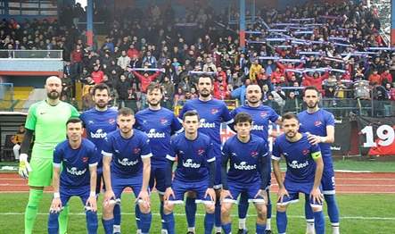 Mustafakemalpaşaspor Belediye, Atıcılar Sahasında oynanan Demirtaşspor maçında 5-0 skorla ayrılan
