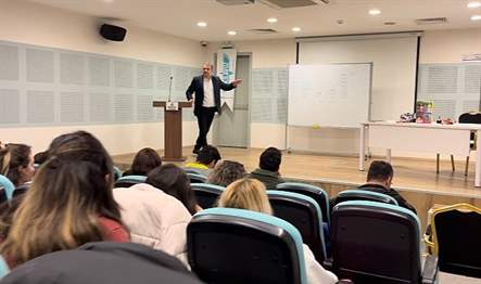 Büyükşehir’in Spor Okulları projesi kapsamında görev alan antrenörlere yönelik hizmet