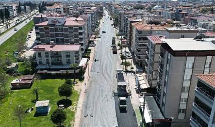 İlçede gerçekleşen alt yapı çalışmaları sonrasında asfalt çalışmasına başlayan Torbalı