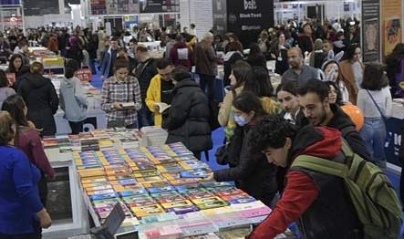 İzmir Büyükşehir Belediyesi'nin ev sahipliğinde Fuar İzmir'de düzenlenen TÜYAP Kitap