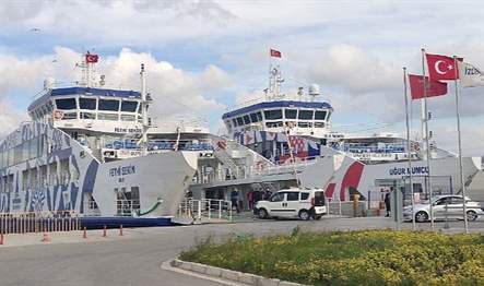 İzmir Körfezi’nde ulaşımı sağlayan İZDENİZ’e bağlı feribotların ücret tarifesi güncellendi.