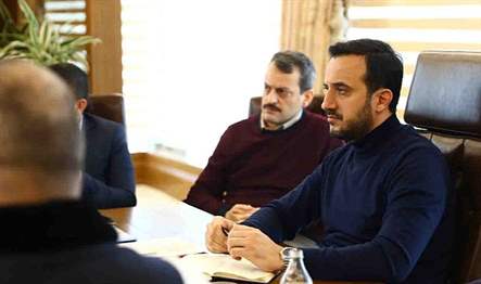 Bağcılar Belediyesi’nde düzenlenen toplantıda belediye yetkilileri ve İstanbul Kent Üniversitesi