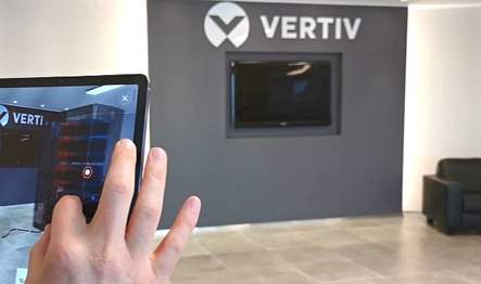 Vertiv™ XR uygulaması, kullanıcıların ekipmanı satın almadan ve kurmadan önce