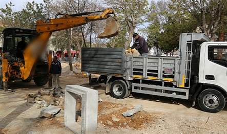 İl genelinde park yenileme faaliyetlerini sürdüren Karaman Belediyesi, havaların düzelmesiyle