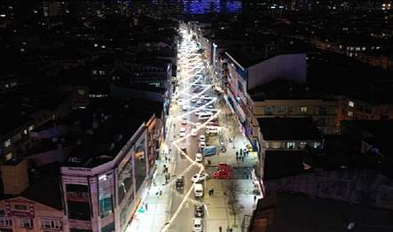 Zeytinburnu’nun en işlek ve merkezi caddesi 58. Bulvar ışıl ışıl