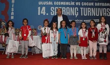 Antalya Büyükşehir Belediyesi tarafından 23 Nisan Ulusal Egemenlik ve Çocuk