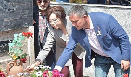 Türk Halk Müziği sanatçısı Ali Ekber Çiçek Edremit Belediyesi’nin düzenlediği