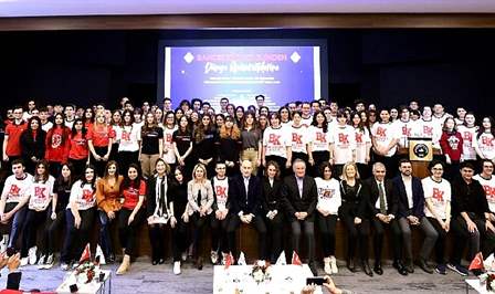 Bahçeşehir Kolejinin farklı kentlerdeki 35 kampüsünde eğitim gören, aralarında başarısıyla