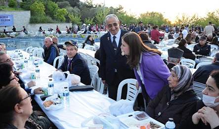 Ramazan ayı Balçova’da tam bir dayanışma içinde geçti. Balçova belediyesi