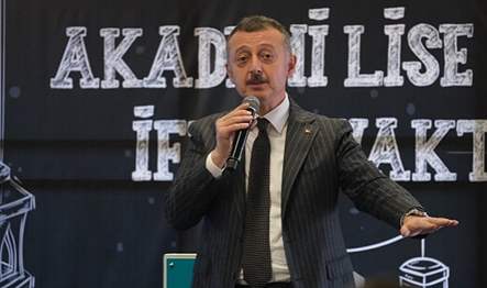 Kocaeli Büyükşehir Belediye Başkanı Doç. Dr. Tahir Büyükakın, iftar öncesi
