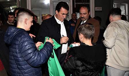 Ramazan Ayı’nda her gün farklı bir mahalleye ziyaret gerçekleştiren Osmangazi