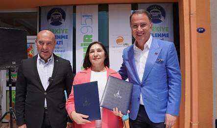 İzmir Büyükşehir Belediye Başkanı Tunç Soyer ile Beylikdüzü Belediye Başkanı