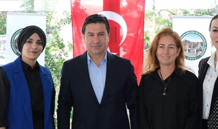 Konacık Mahallesi Atatürk Bulvarı üzerinde bulunan dernek merkezi ziyaretinde Başkan