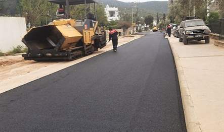Bodrum Belediyesi Fen İşleri Müdürlüğü, ilçe genelinde başlattığı asfaltlama çalışmalarına