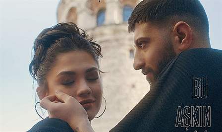 Son zamanların yükselen müzik isimleri Burak Bulut ve Eda Sakız,