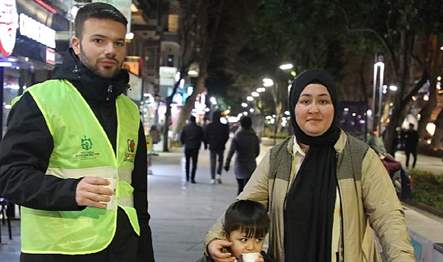 Büyükşehir, eski Ramazanların unutulmaz lezzeti olan şerbeti vatandaşlarla paylaşmak için