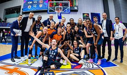 ÇBK Mersin Yenişehir Belediyesi kadın basketbol takımı Çek Cumhuriyeti’nde oynadığı