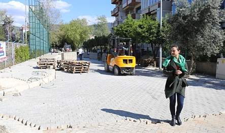 Cumhuriyet Mahallesi’nde yol yapım çalışmaları başladı. Alt yapı çalışmalarının tamamlandığı