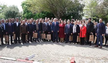 Ege Üniversitesi (EÜ) Rektörü Prof. Dr. Necdet Budak, Ramazan Bayramı