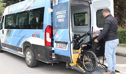 Kocaeli’de engelli vatandaşlara yönelik hizmet veren Büyükşehir’in Engelsiz Taksi araçları