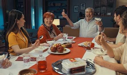 Erdal Özyağcılar eşi Güzin Özyağcılar ve kızı Zeynep Özyağcılar ile