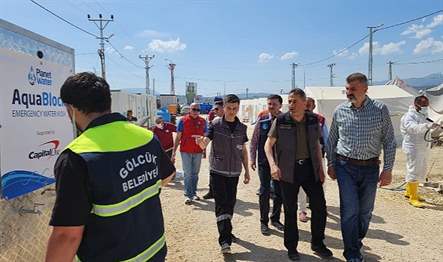 Gölcük Belediyesi Hatay’da depremzedelerin yaralarını sarmak bölgenin ihtiyaçlarını karşılamak için