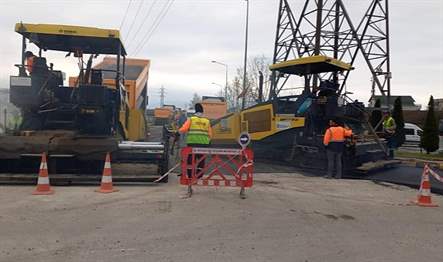Büyükşehir Belediyesi Yol Bakım Timi, Gölcük Hisareyn fabrikalar bölgesinde asfaltlama