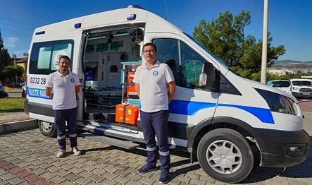 Hasta Nakil Ambulansı ve Engelli Hasta Aracı’yla yurttaşları hastanelere ulaştıran