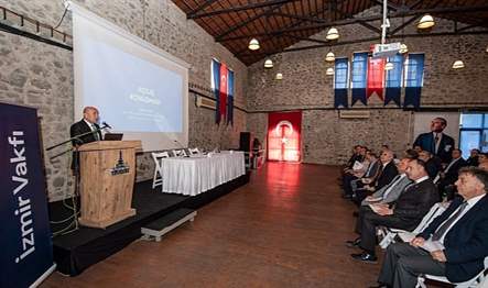İzmir Vakfı’nın 2022-2023 yılı genel kurul toplantısı Tarihi Havagazı Fabrikası’nda