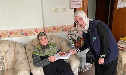 Kartepe Belediyesi’nin ödüllü projesi olan Alo Evlat Sağlık Kulübü ekipleri