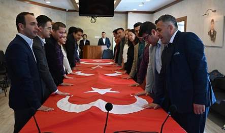 Kemer Belediyesi’nde memur kadrosuna atanan personele yemin töreni düzenlendi. Kemer