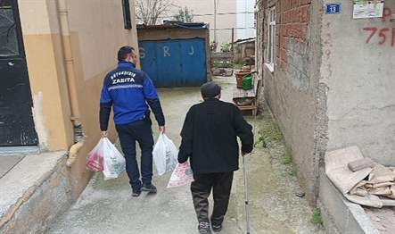 Büyükşehir Zabıtası; Gebze’de yürümekte zorluk çeken Selahattin Amca ve yolunu