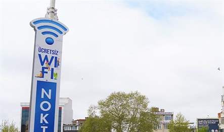 Lüleburgaz Belediyesi’nin iki yıl önce hizmete sunduğu ücretsiz internet noktalarından