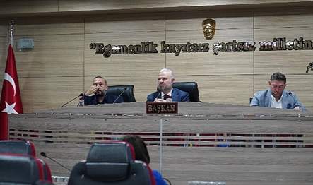 Menemen Belediye Başkan Vekili Aydın Pehlivan, Nisan Ayı Meclis oturumunda