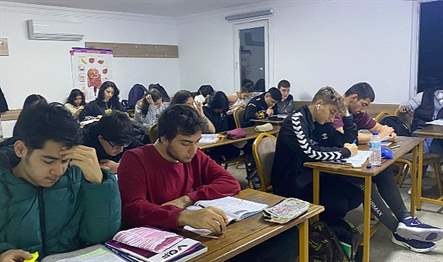 Kemer Belediyesi Ahmet Erkal Destek Eğitim Kursu’nda ücretsiz olarak üniversiteye