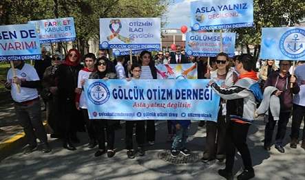 Gölcük Belediye Başkanı Ali Yıldırım Sezer, eşi Türkan Sezer ve