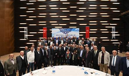 Selçuklu Belediyesi düzenlediği iftar programında ilçe genelindeki tüm muhtarlarla bir