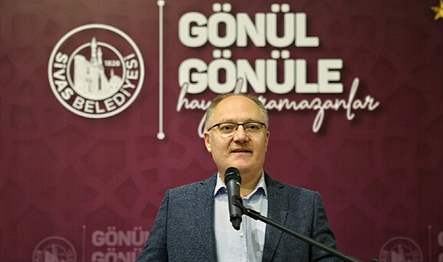 Sivas Belediye Başkanı Hilmi Bilgin, Zeki Hayran İmam Hatip Ortaokulu'nda