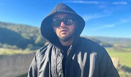 Türk RAP müziğinin sevilen isimlerinden ZERO, yeni şarkısı "Gel" ile