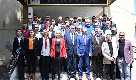 Kemer Belediyesi kültür salonunda STK temsilcileri ve turizmcilerin katılımı ile