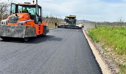 Büyükşehir Belediyesi, kentin birçok farklı noktasında yürütülen üstyapı çalışması ile