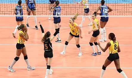 Son Avrupa Şampiyonu VakıfBank, CEV Şampiyonlar Ligi’ni yarı final rövanş