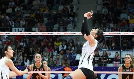 VakıfBank, Misli Sultanlar Ligi 22. hafta mücadelesinde PTT’ye konuk oldu.